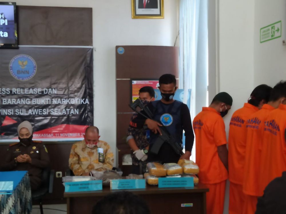 BNNP Sulsel Gagalkan Penyelundupan 6,4 Kilogram Ganja dari Sumatra