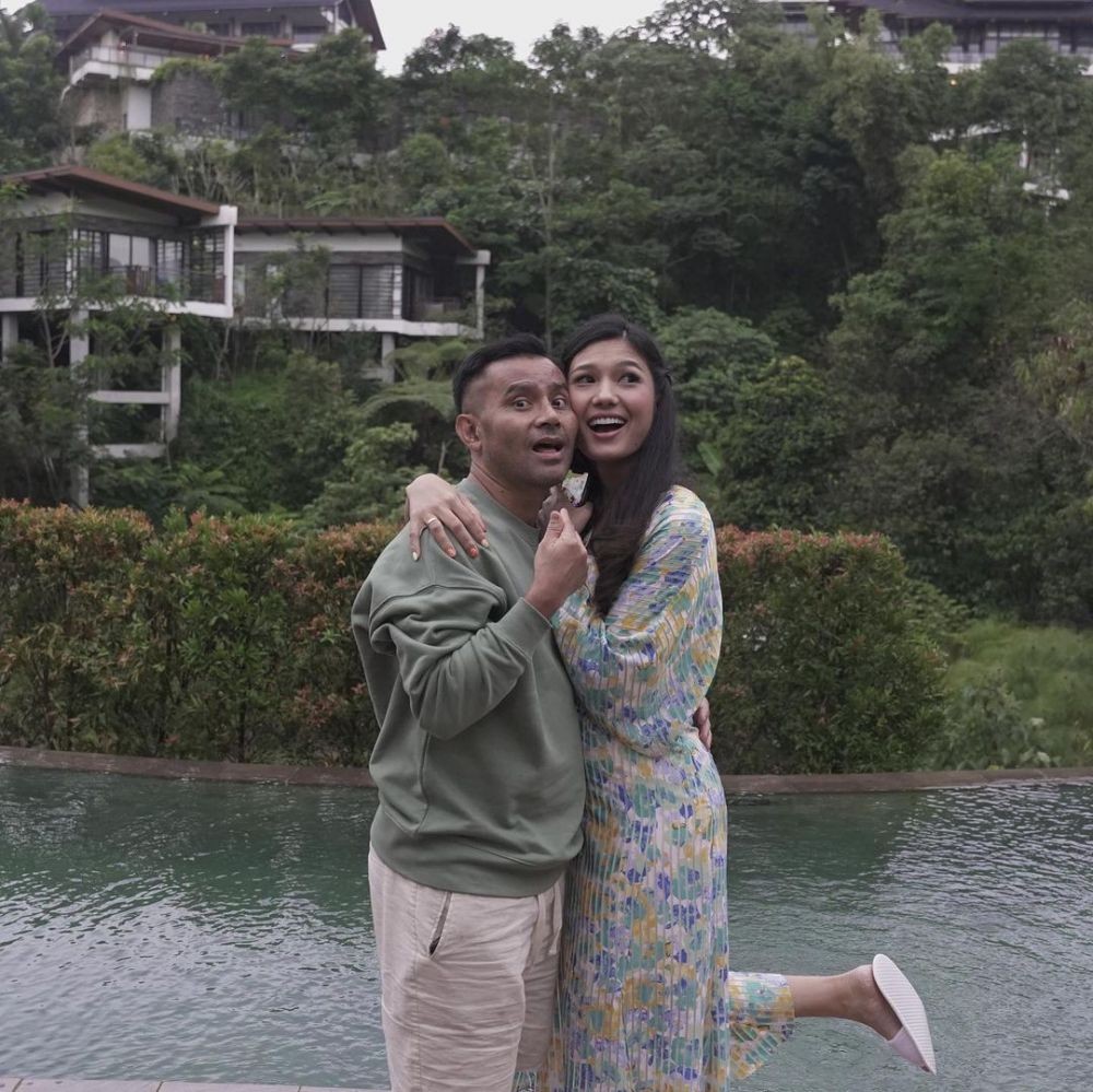 9 Artis yang Berpasangan dengan Orang Sumut, Keras tapi Romantis!
