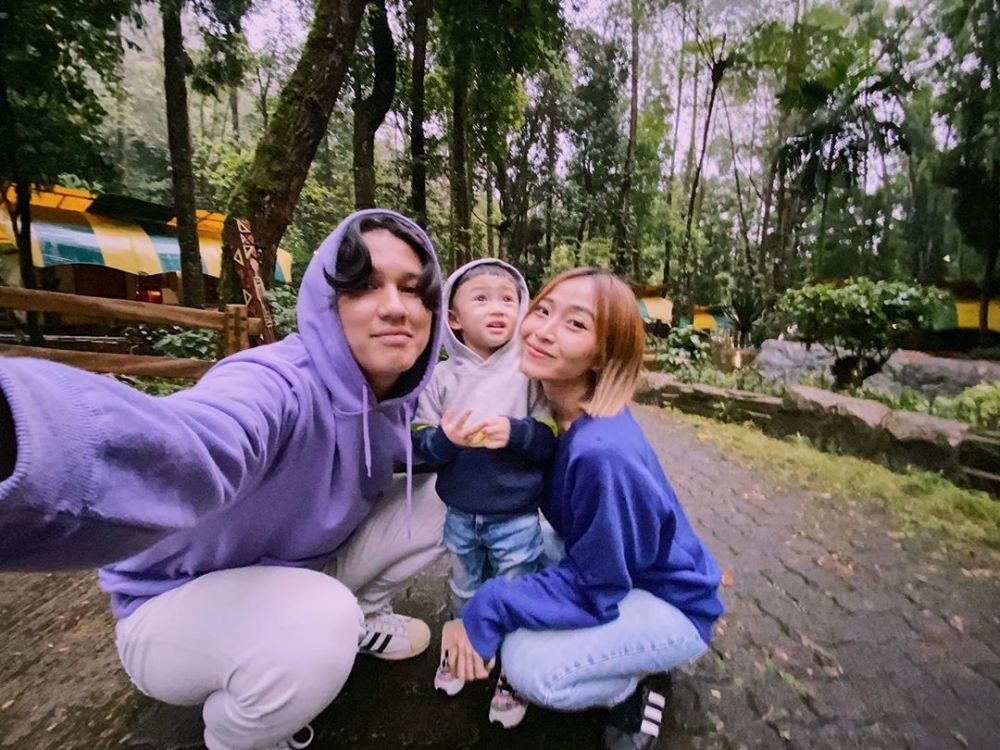 9 Artis yang Berpasangan dengan Orang Sumut, Keras tapi Romantis!