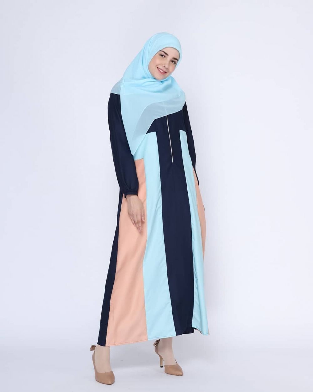 Kece dan Modis, 7 Inspirasi Baju Muslim Rancangan Risty Tagor