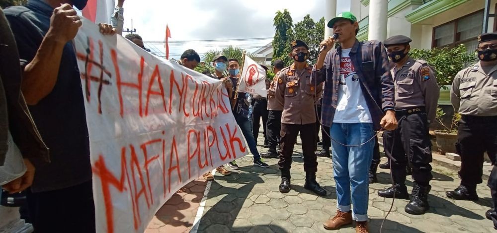 Demo Buruh dan Petani Warnai Hari Jadi Kabupaten Tuban