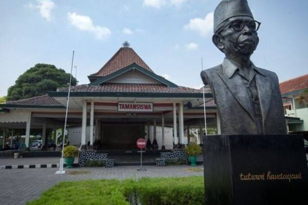 Biografi Ki Hajar Dewantara Sang Bapak Pendidikan Indonesia