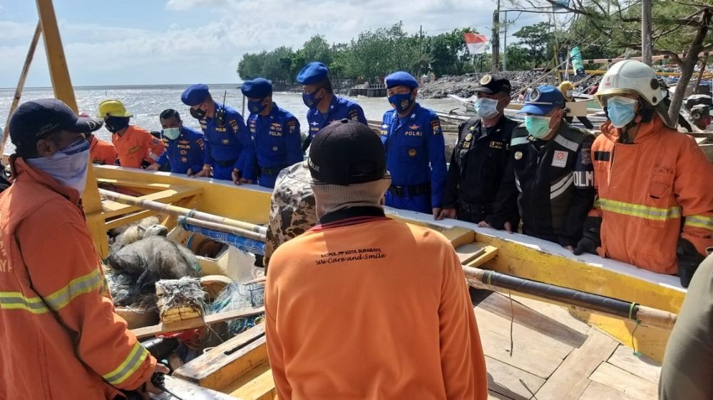 Gelombang Pasang Hantam Pesisir Surabaya, 59 Perahu Rusak