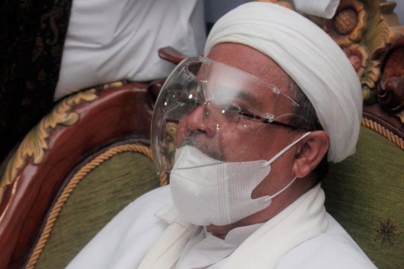Hasil Swab Belum Ada, tapi Rizieq Bebas Melenggang Keluar Rumah Sakit