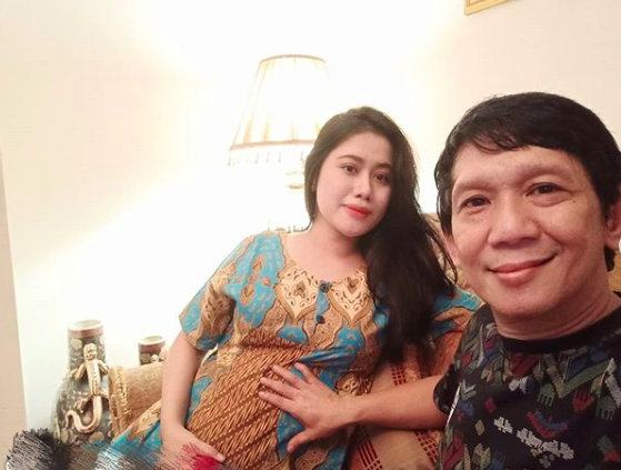 Jadi Ayah! 10 Perjalanan Ginanjar Sambut Anak Pertama di Usia 56 Tahun