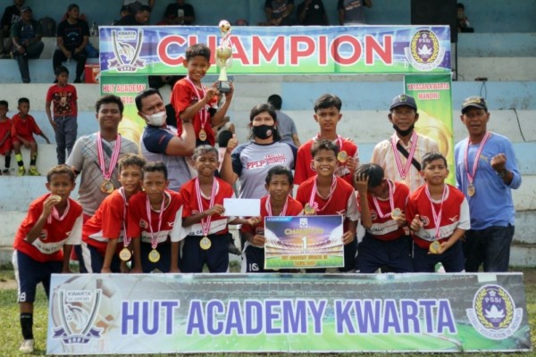 SSB Mayang Putra Juarai Festival U-12 HUT Academy Kwarta