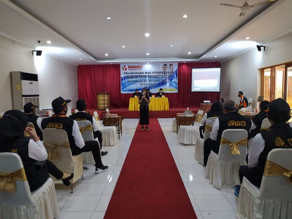 Pilkada Solo, Bawaslu Kota Surakarta lantik 1.231 Pengawas TPS