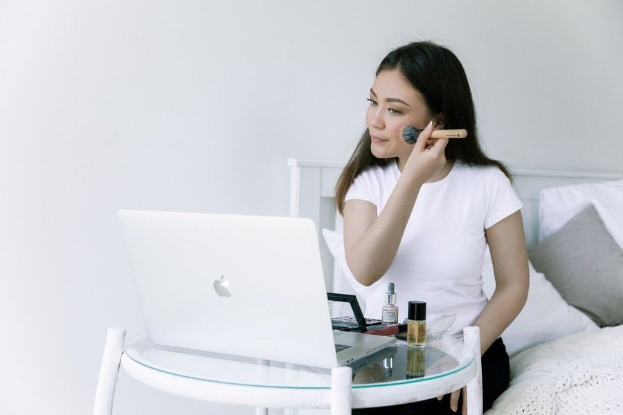 5 Backhanded Compliment yang Sering Terjadi, Pujian tapi Menyakitkan!