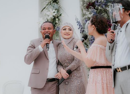 10 Potret Nathalie Holscher dengan Gaun Pengantin, Simpel dan Anggun