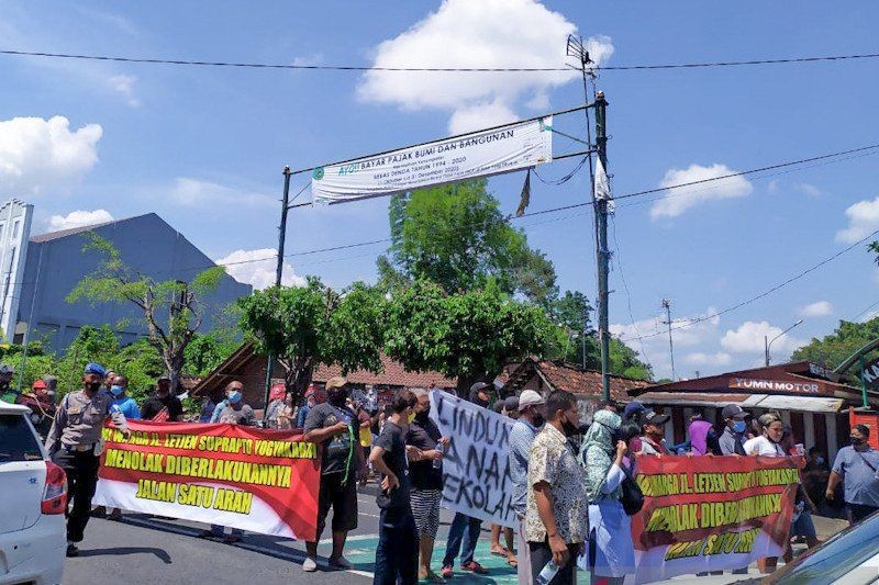 Warga Ngampilan Protes, Jalan Searah Turunkan Omzet Penjualan Makanan
