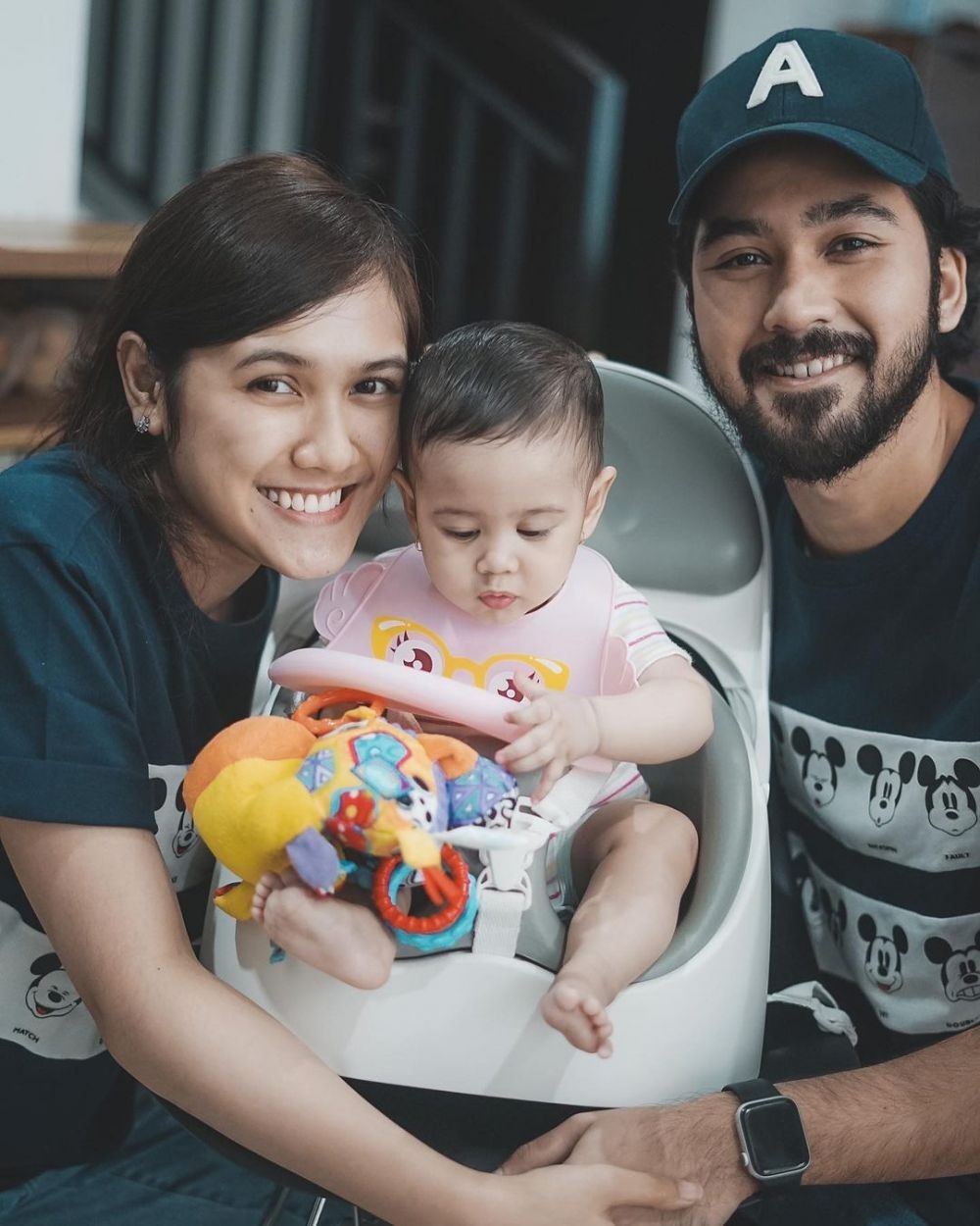 Dua Tahun Bersama, 10 Foto Seru Annissa Soebandono dan Suami