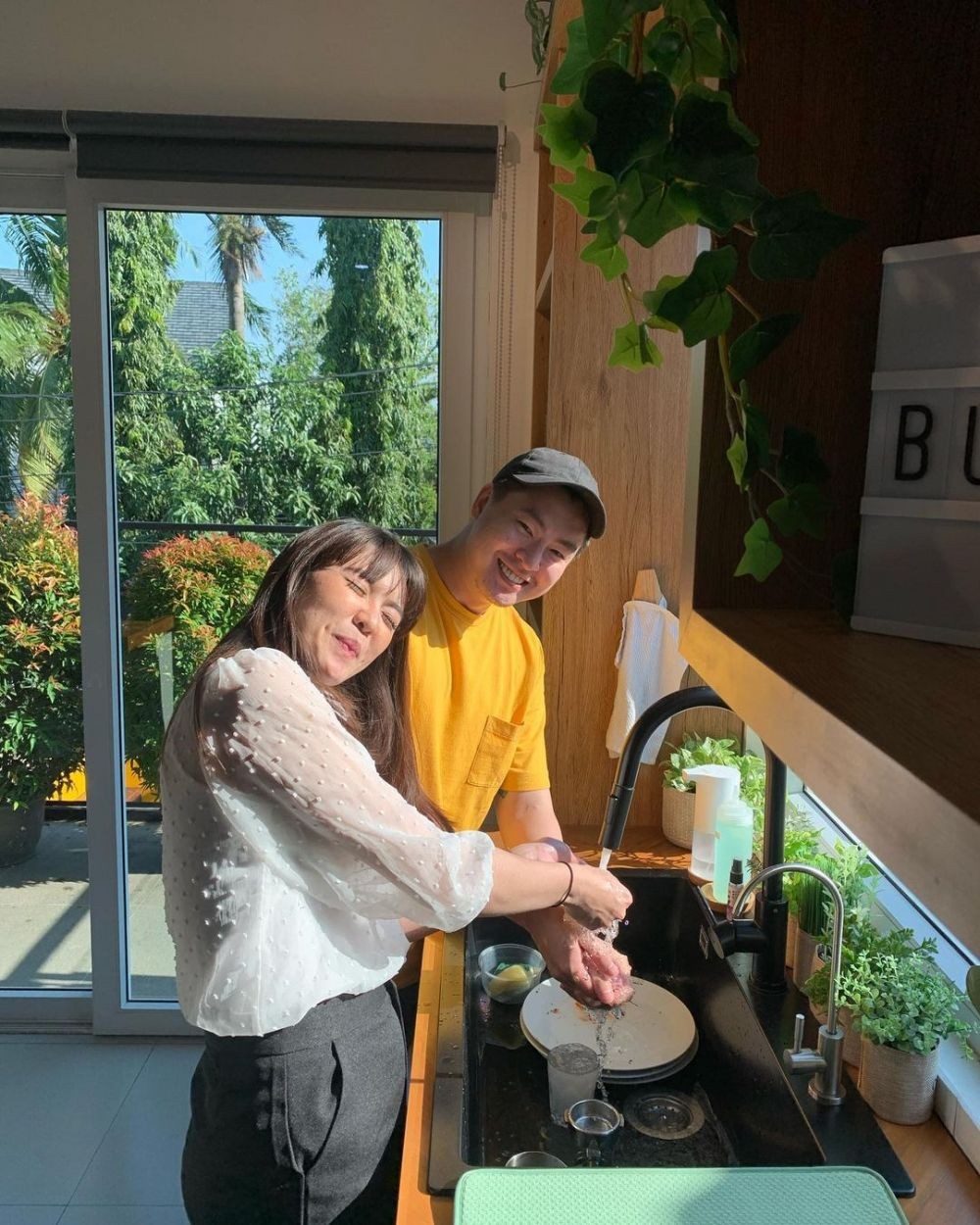 10 Potret Gaya Pacaran Christo dan Sisca MasterChef 6, Mesra Abis!
