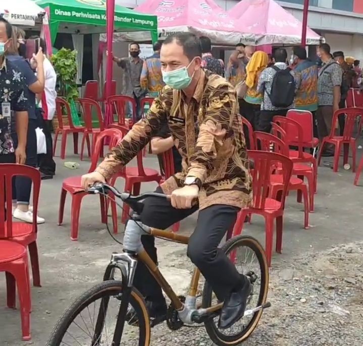 Berinovasi di Tengah Pandemik, Siswanto Bikin Sepeda dari Bambu