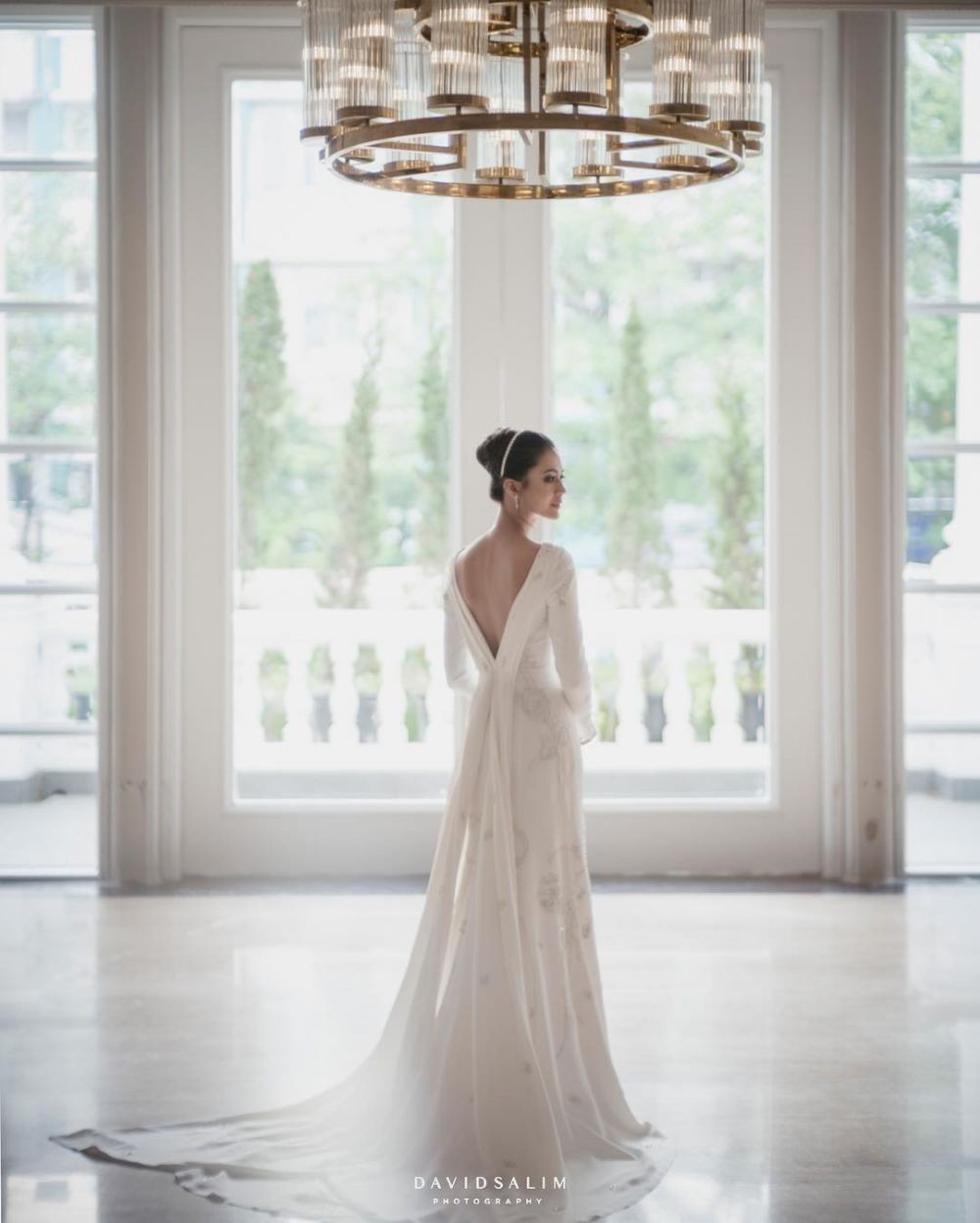 10 Inspirasi Gaun Pengantin Model Backless Anggun Dan Curi Perhatian