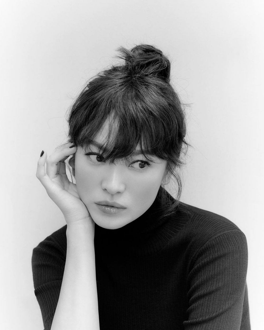 Glowing di Usia 40 Tahun, 10 Pesona dan Tips Awet Muda Song Hye Kyo