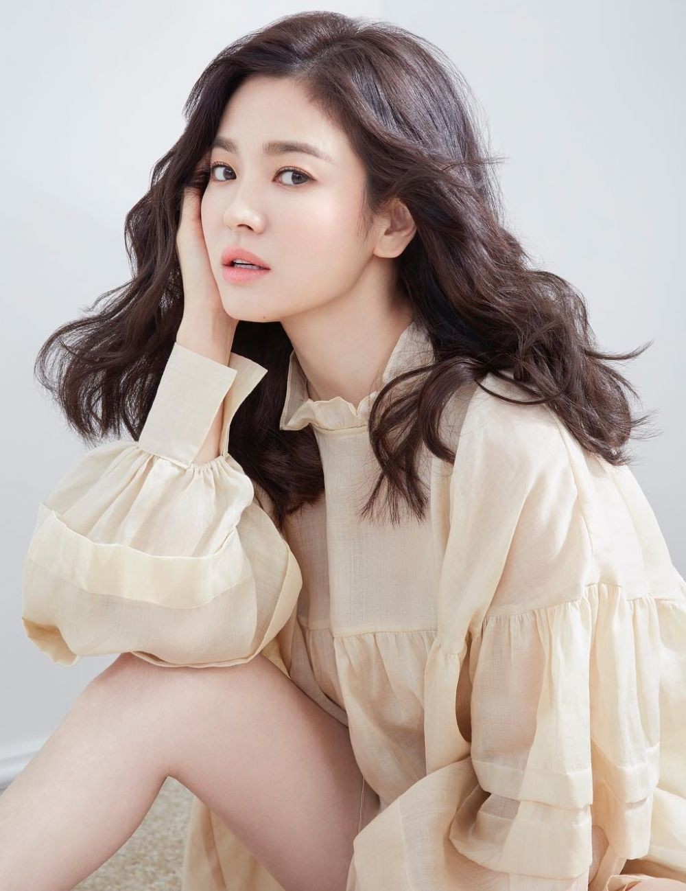 Glowing di Usia 40 Tahun, 10 Pesona dan Tips Awet Muda Song Hye Kyo