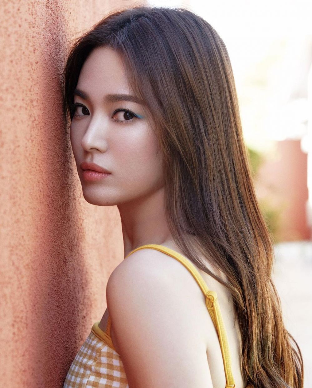 Glowing di Usia 40 Tahun, 10 Pesona dan Tips Awet Muda Song Hye Kyo