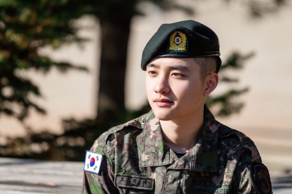 Gak Sabar Keluar Wamil, 10 Potret Gagah D.O. EXO Berseragam Tentara