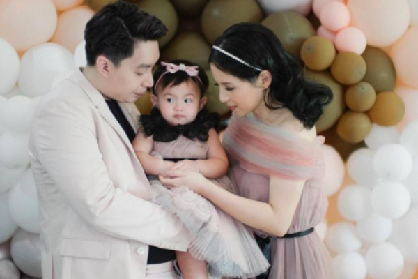 9 Momen Manis Perayaan Ultah Pertama Baby Abigail Putri Edric Tjandra