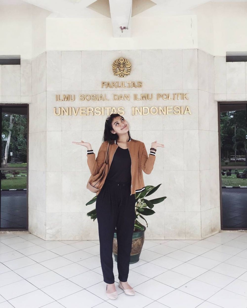 Layak Jadi Inspirasi, Tengok 9 OOTD Mentari Novel yang Kekinian Banget