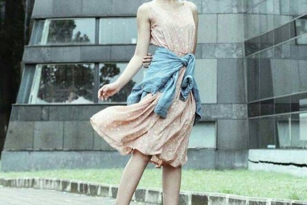 Layak Jadi Inspirasi, Tengok 9 OOTD Mentari Novel yang Kekinian Banget