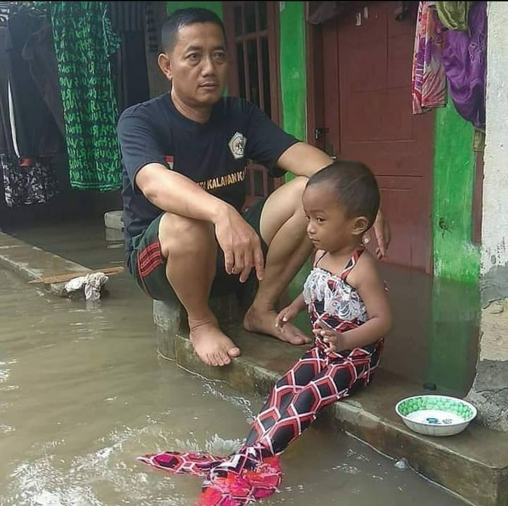 Santuy Berlebihan, 10 Potret Orang lagi Chill Ini Kocak Parah!