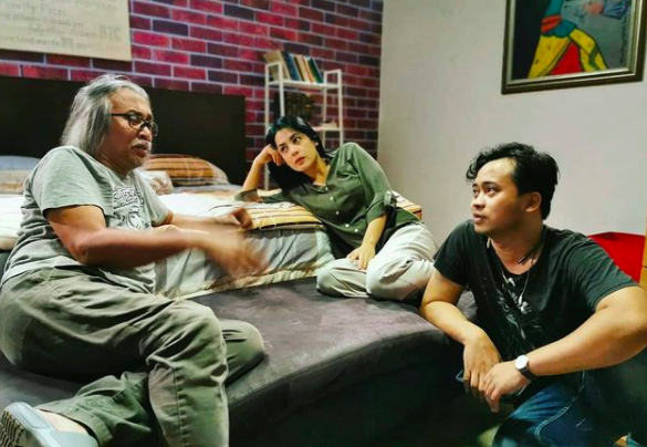 Awet Muda! 10 Potret Terkini Lulu Tobing yang Usia 43 Tahun, Anti Tua