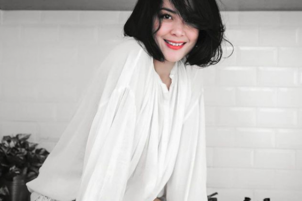 10 Potret Kece Terbaru Lulu Tobing, Awet Muda di Usia 43 Tahun!