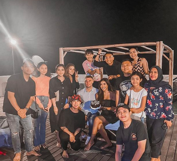 10 Potret Bak Adik Kakak Aurel Hermansyah dan Millen Cyrus, Mirip?