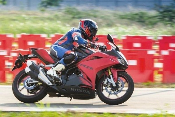 September Makin Hemat, Ada Diskon Rp5,5 Juta untuk Pembelian CBR250RR