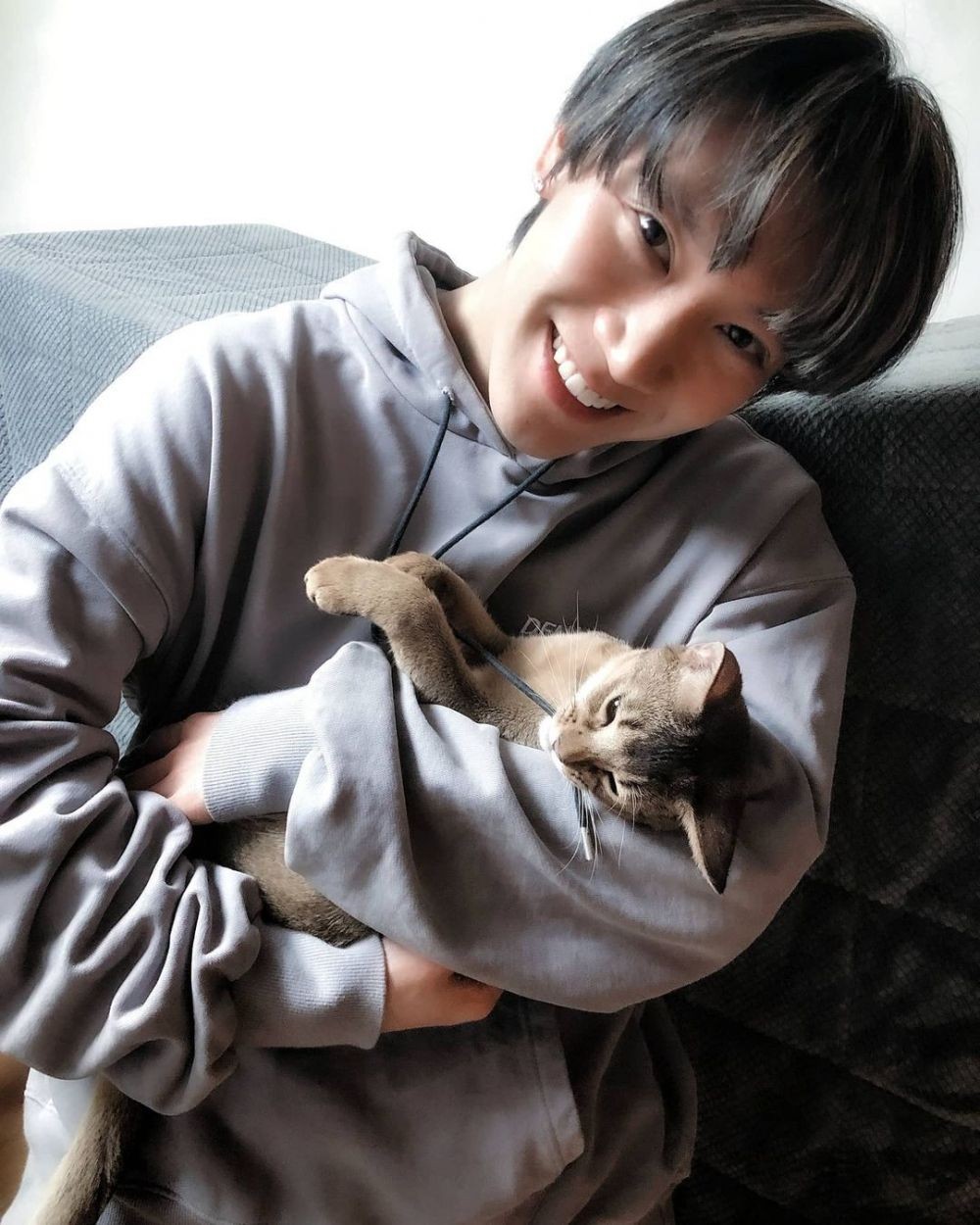 Penyayang Hewan, 10 Potret Ten NCT dengan Kucing Kesayangan - koleksi
nama kucing