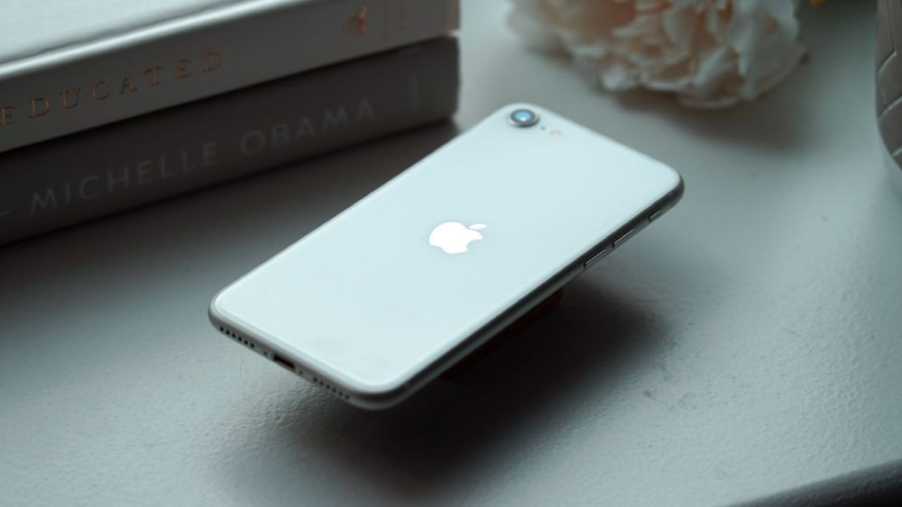 IPhone 12 Mini vs iPhone SE 2020, Apa Bedanya?