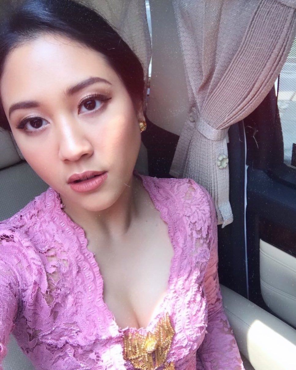 Sederhana dan Gak Lebay, Inspirasi Makeup Natural ala Sherina Munaf