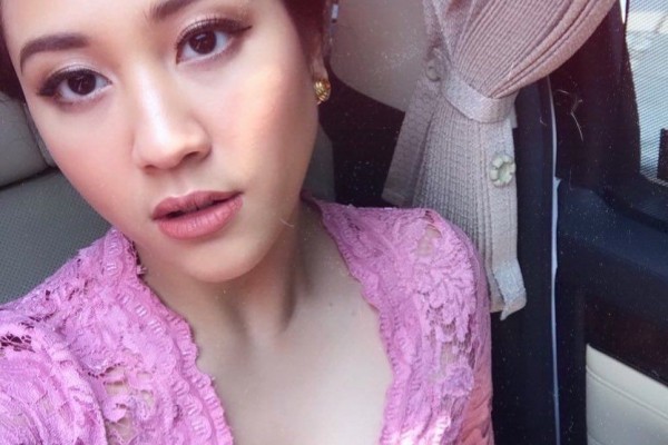Sederhana dan Gak Lebay, Inspirasi Makeup Natural ala Sherina Munaf