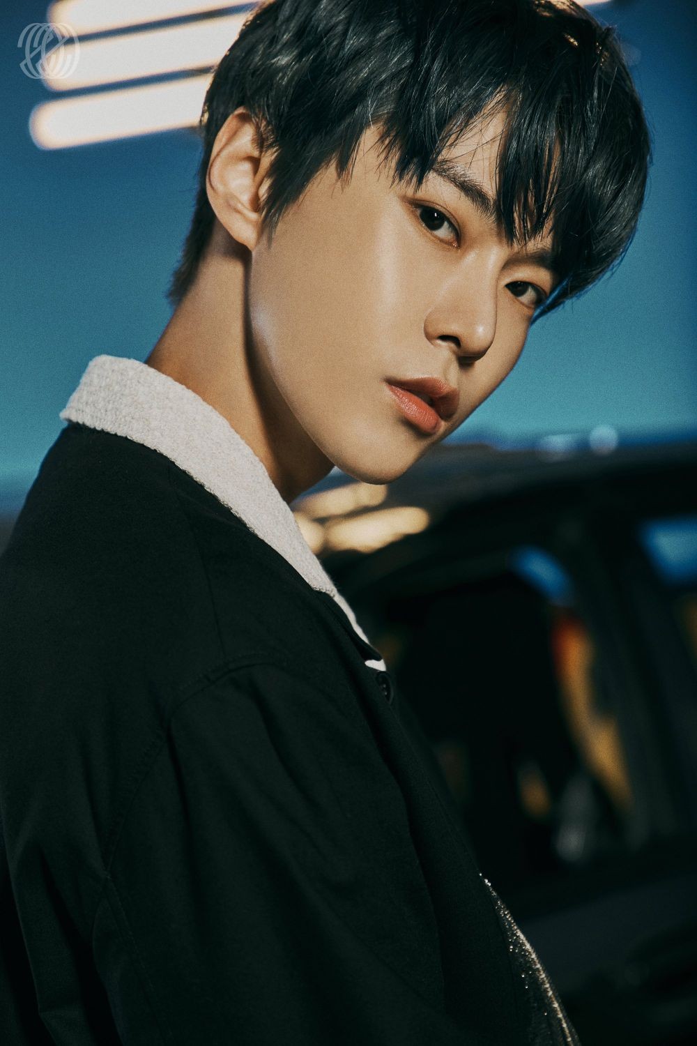 10 Adu Pesona Doyoung dan Jungwoo NCT, Sama-sama Flower Boys