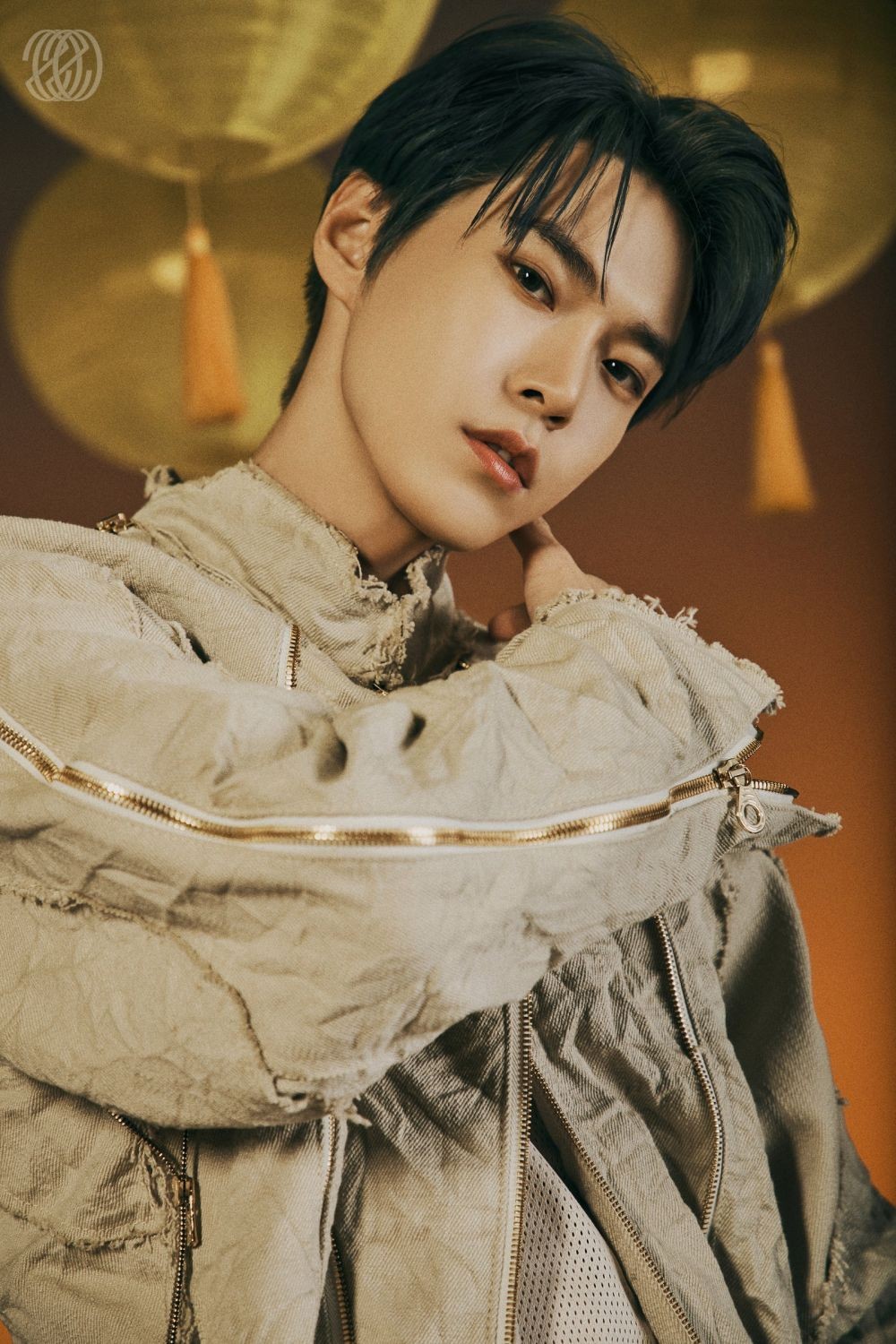 10 Adu Pesona Doyoung dan Jungwoo NCT, Sama-sama Flower Boys