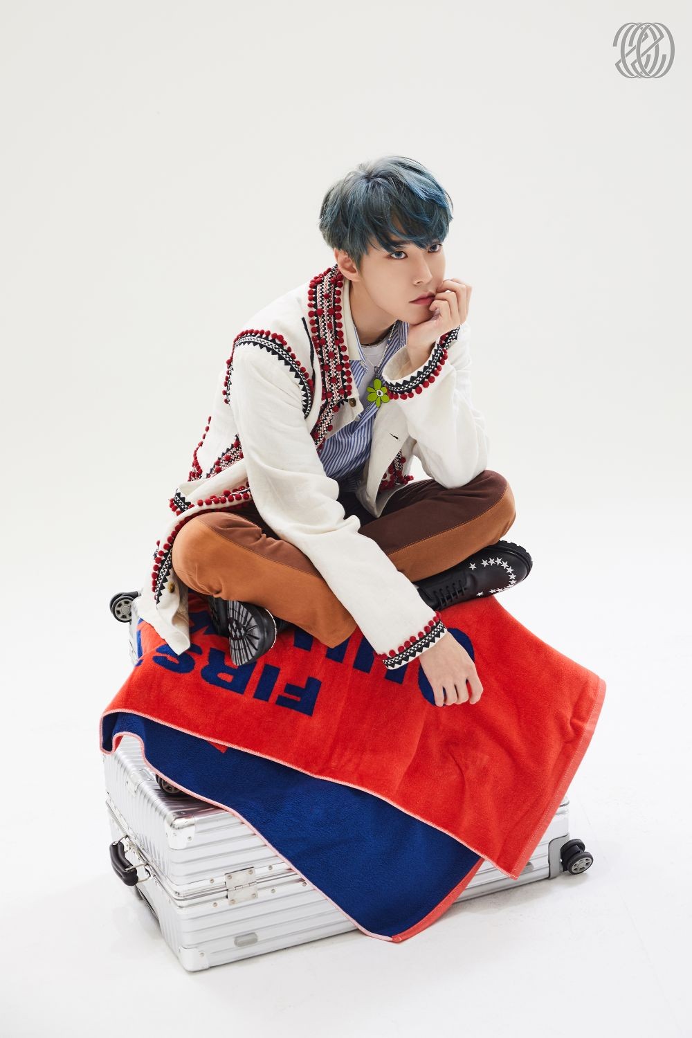 10 Adu Pesona Doyoung dan Jungwoo NCT, Sama-sama Flower Boys