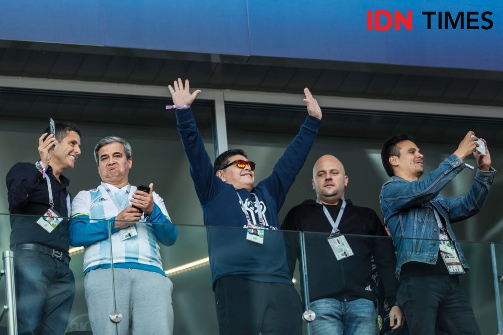 Agama Sepak Bola untuk Pemuja si Gol Tangan Tuhan Maradona 