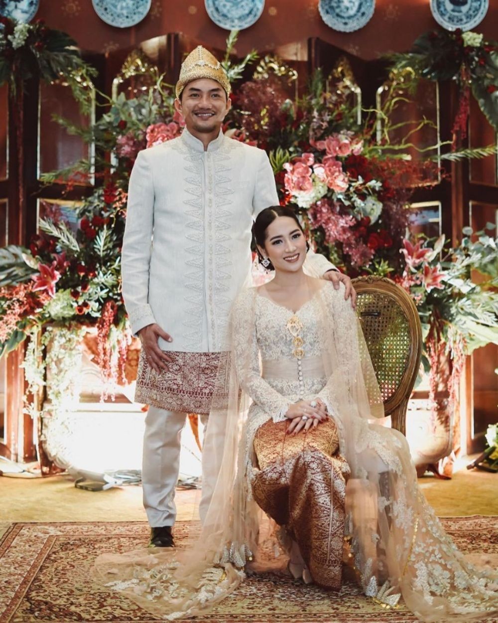12 Artis Ini Bangga Kenakan Adat Palembang di Pernikahan, Impressive!