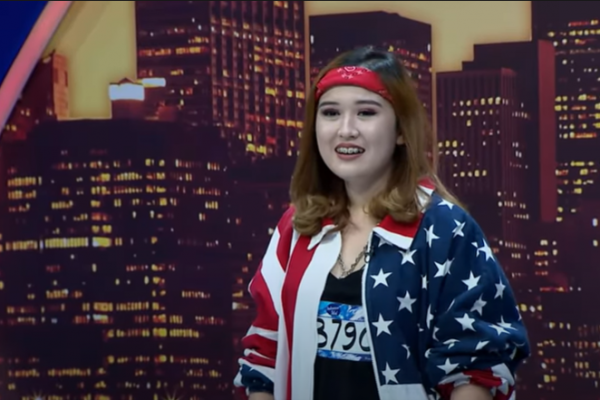 Michelle Kuhnle Cewek Blasteran Solo Sukses Memikat Juri Indonesian Idol