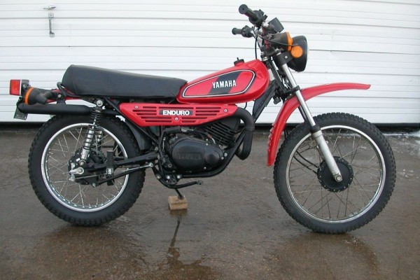 Legendaris! Pesona Yamaha DT100, Motor Ali Topan yang Garang dan Keren
