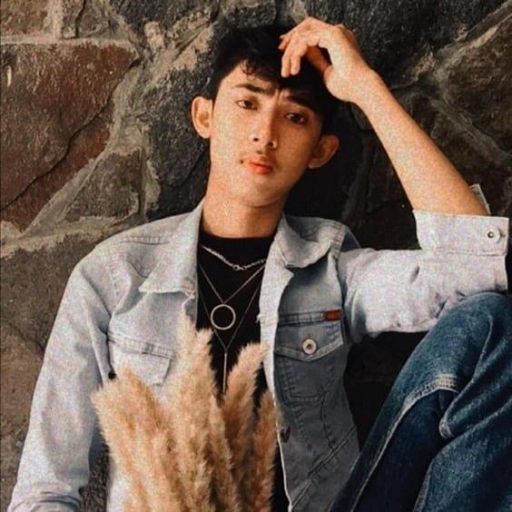 Katanya Mirip Arya Saloka, 10 Potret Seleb TikTok Syuraci Handika