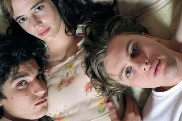 7 Film Hollywood yang Sisipkan Adegan Threesome, Dibintangi Artis Top