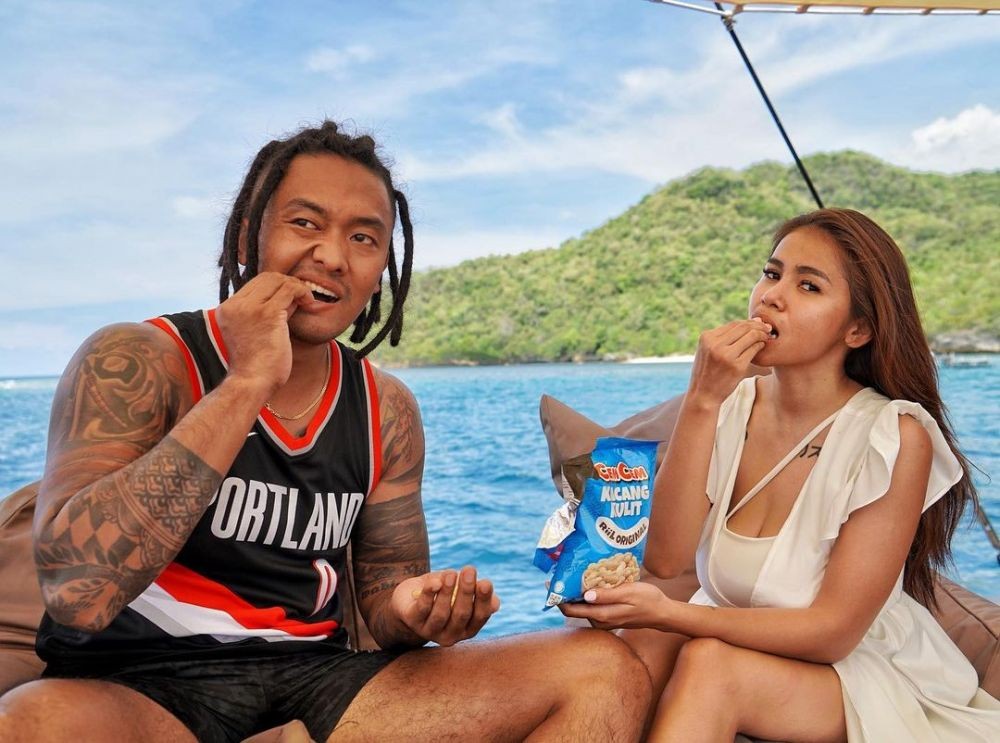 10 Momen Romantis Liburan Uus dan Kartika, Intim Serasa Honeymoon