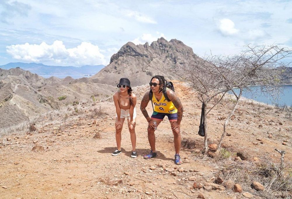 10 Momen Romantis Liburan Uus dan Kartika, Intim Serasa Honeymoon