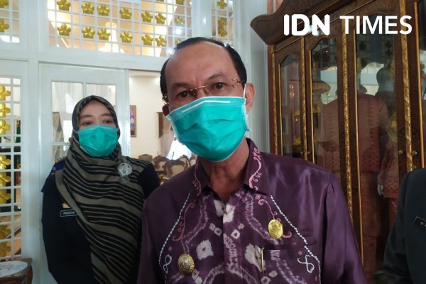 Wako Palembang Minta Warga Kembali Pakai Masker di Luar Ruangan