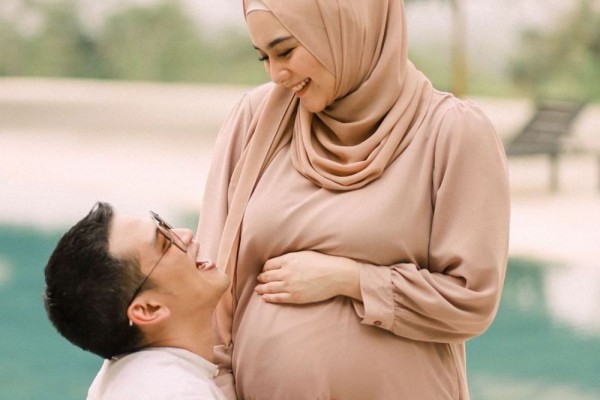 Setahun Bersama, 10 Pamer Kemesraan Citra Kirana dan Rezky Adhitya