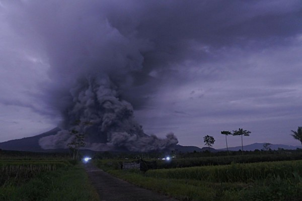 5 Fakta Gunung Semeru Erupsi Pada Hari Sabtu 4 Desember 2021