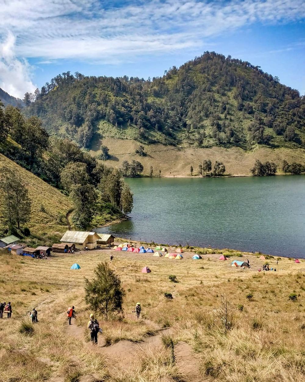 10 Gunung Api Aktif Paling Angker di Indonesia, Ada Pasar Gaib!