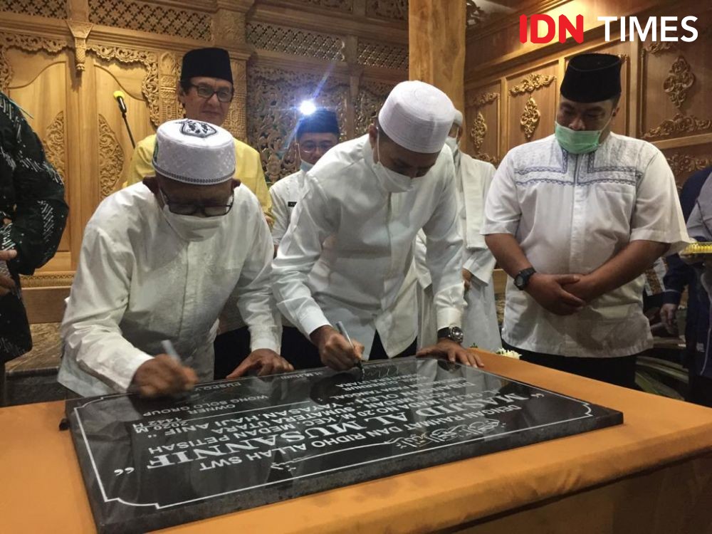 Resmi, Ijeck Serah Terima Masjid Al-Musannif II Wong Solo pada Puspo 